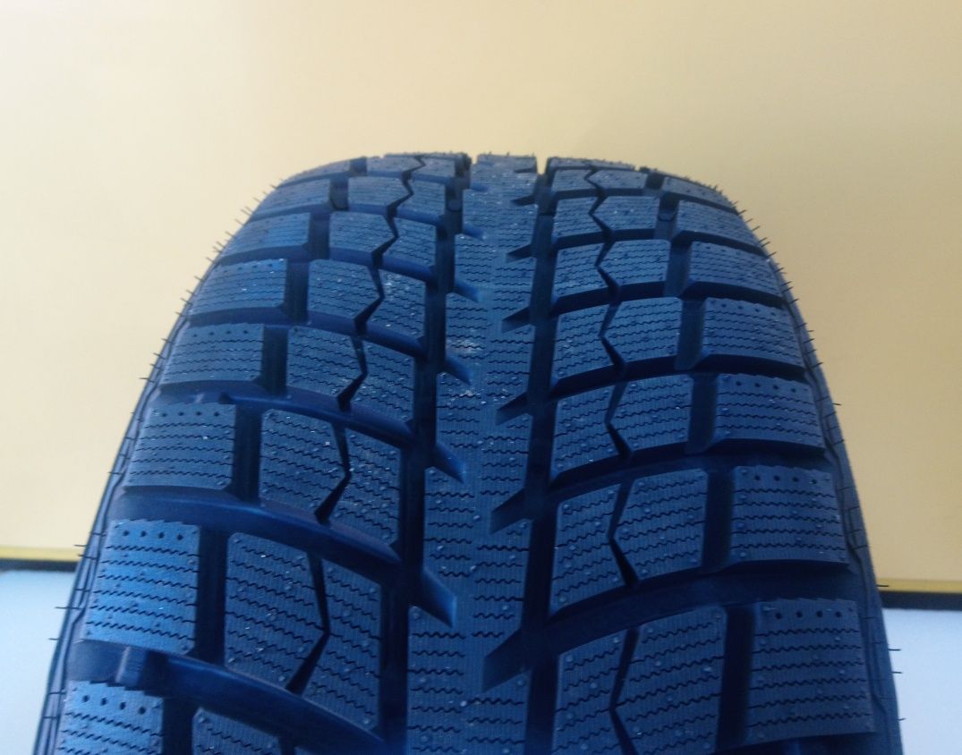 Opony NOWE zimowe 275/45R21 GREEN-MAX