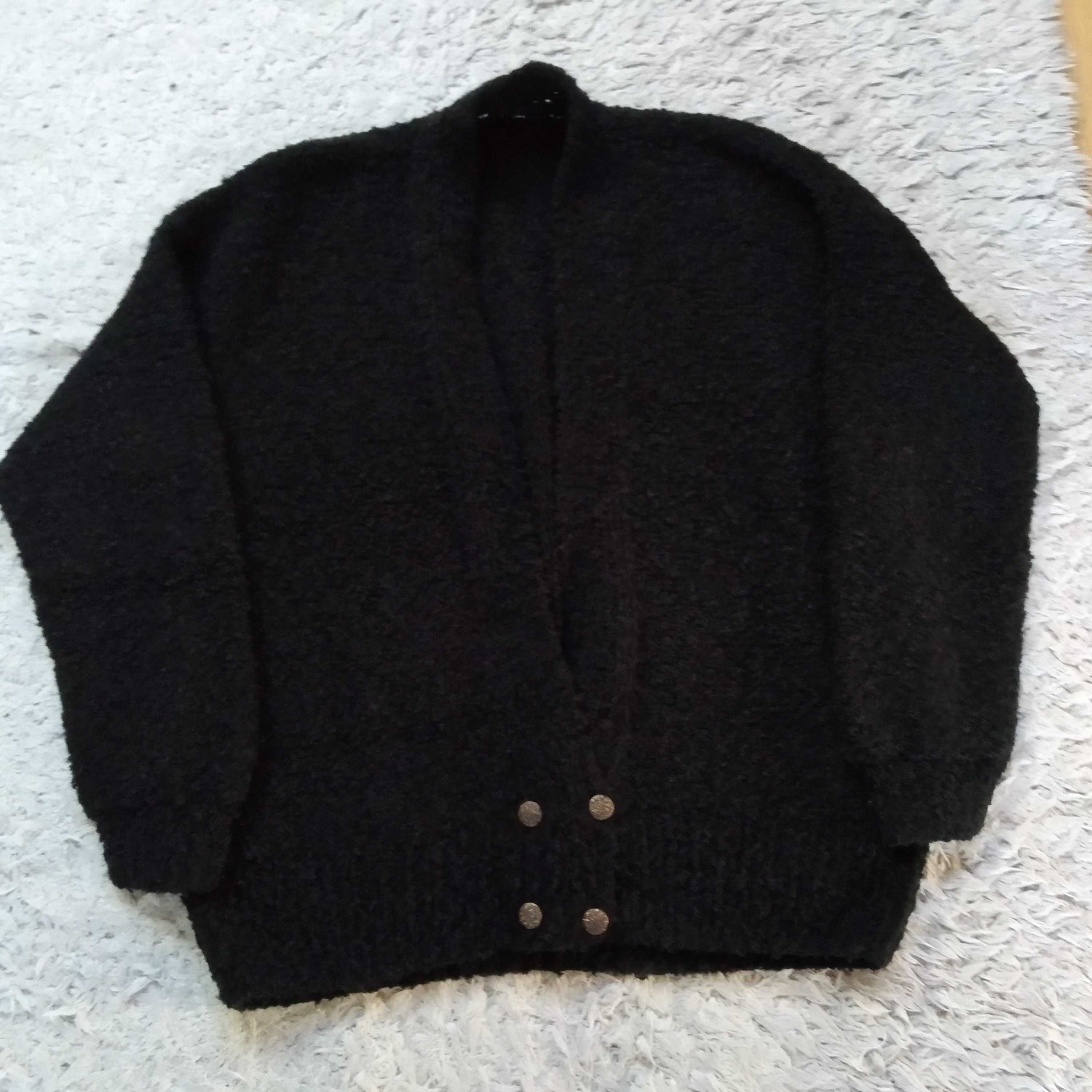 sweter z czarnej bucli/ rękodzieło oversize 164