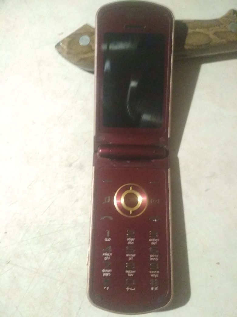 Телефон LG GD350