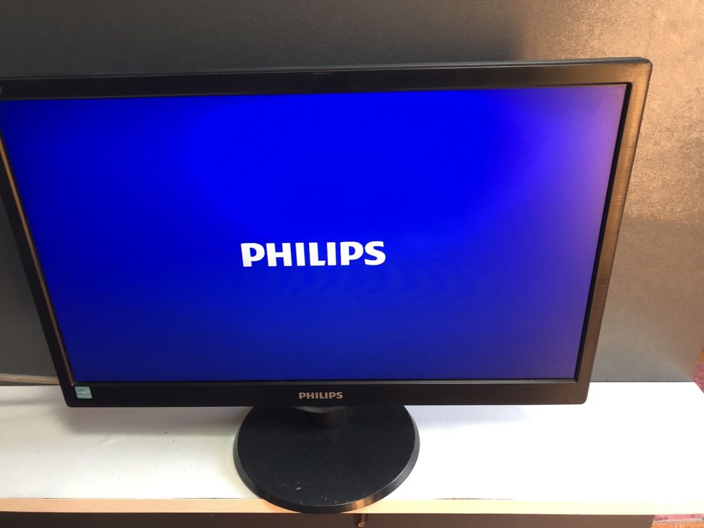 Монитор Philips 193v5l Led бу