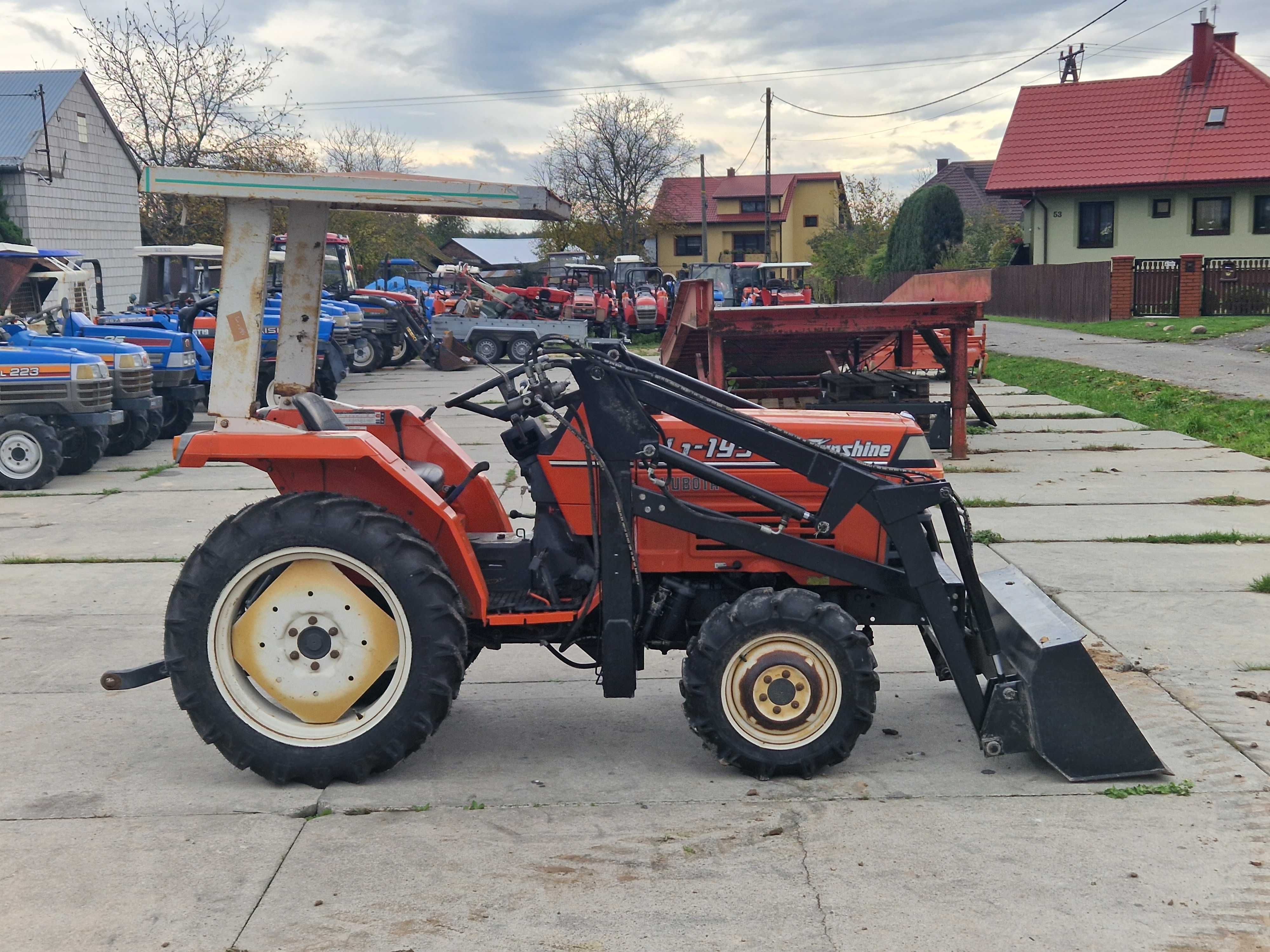 Traktorek japoński Kubota L1-195 z turem rewers 4x4