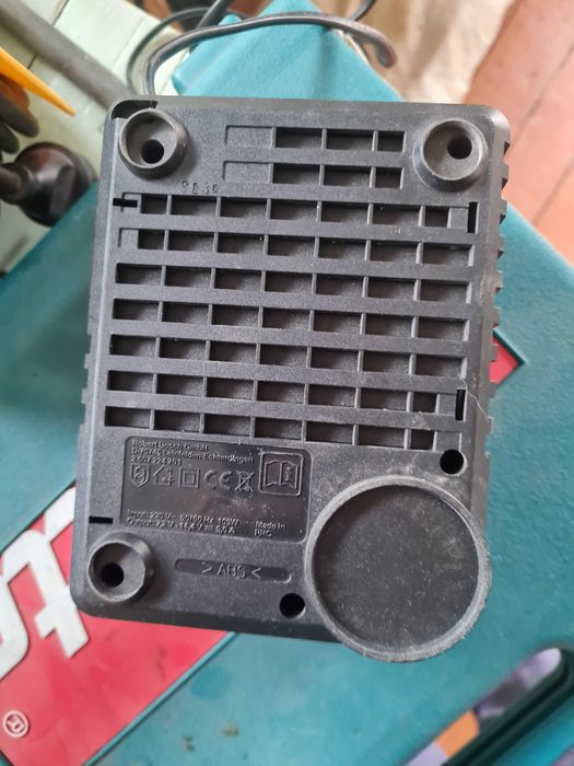Зарядне до шуруповерта Bosch, 7 - 14 В