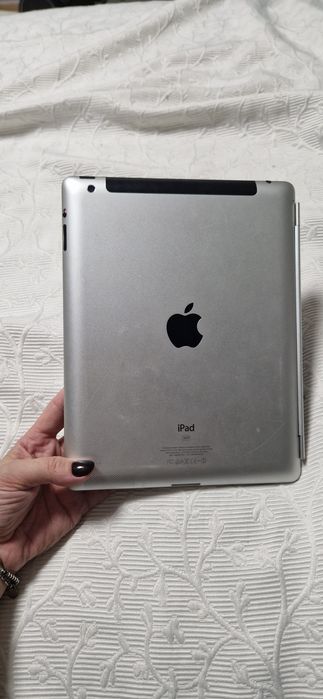 Ipad 3 автризовано айклауд, паролю нема