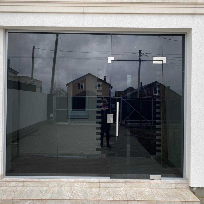 Скляні перегородки для офісів. Скляні двері. Двері з гартованого скла.