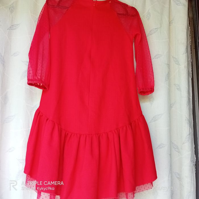 Чудова червона сукня