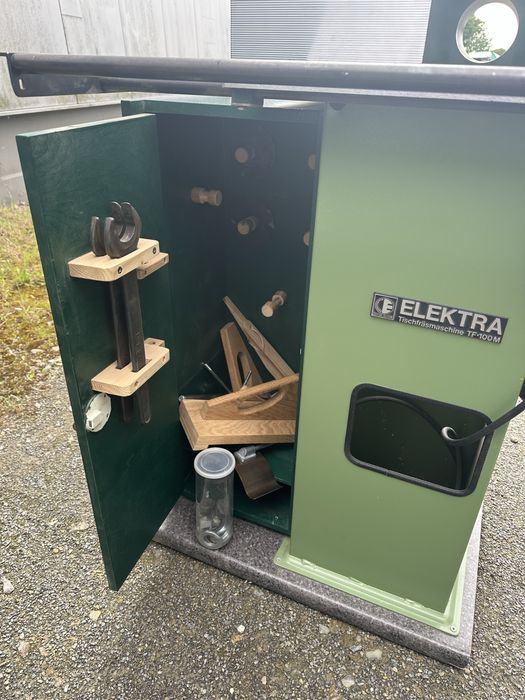 Фрезерний станок з контейнером Elektrabeckum