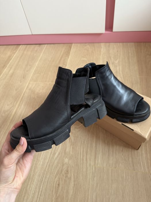 Босоніжки estello чорні/ кожа