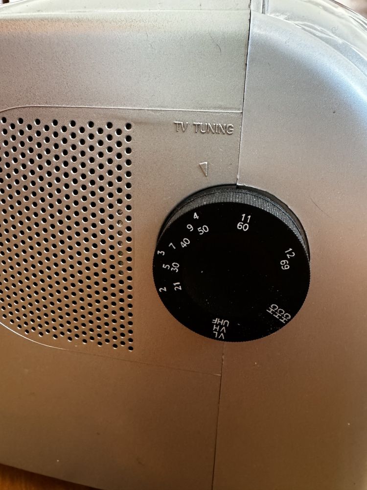 Mini televisao e radio portatil Denver