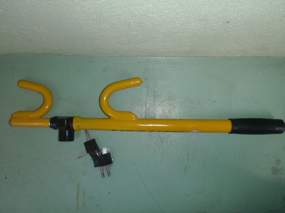 Blokada  kierownicy do samochodu , lodzi etc. Megaloock