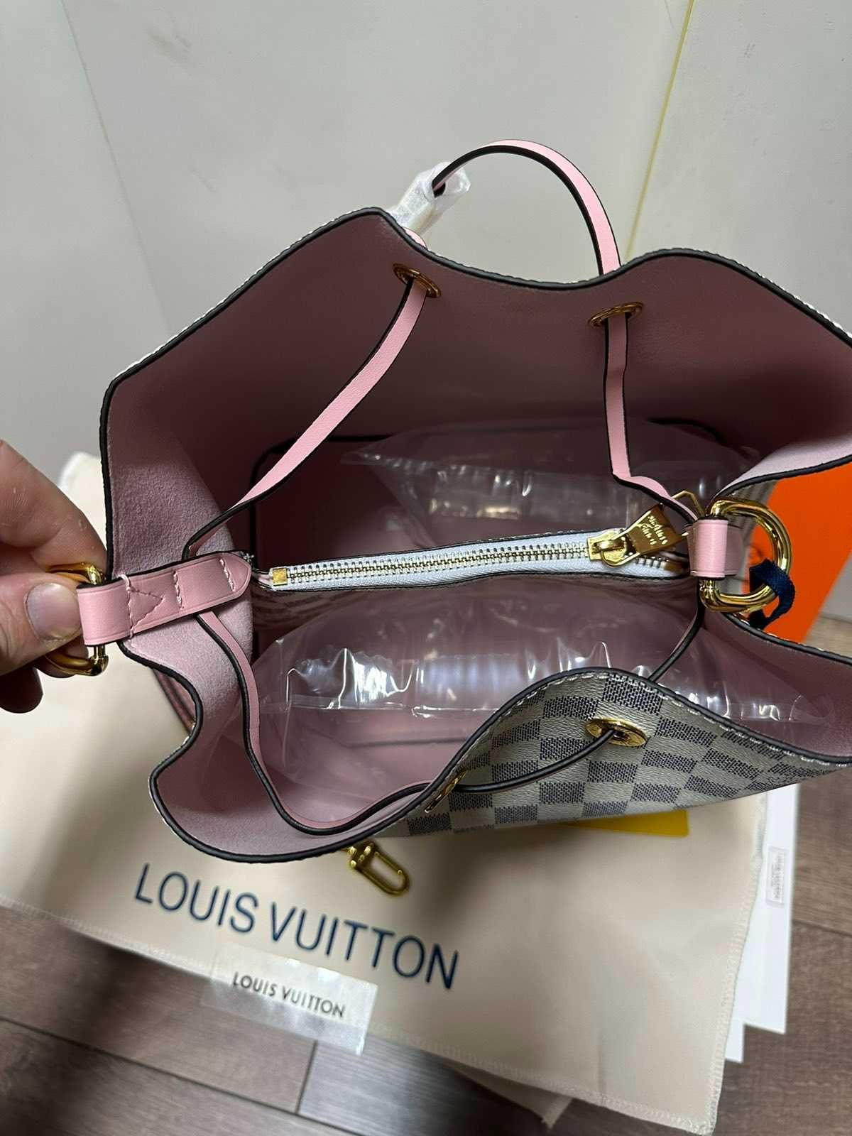 Torebka damska elegancka Louis Vuitton od reki