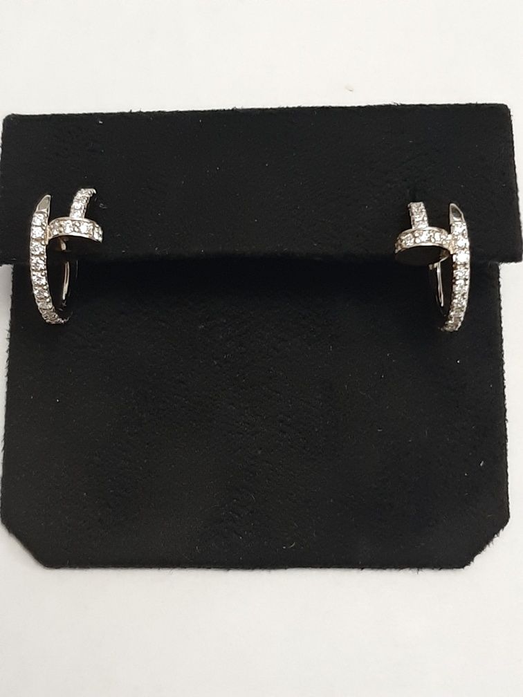 Серьги Cartier Juste un clou с бриллиантами 1,02ct .
