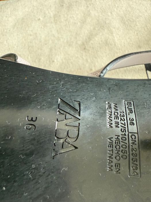 Sandálias da Zara’