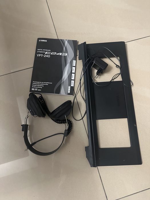 keyboard yamaha e243