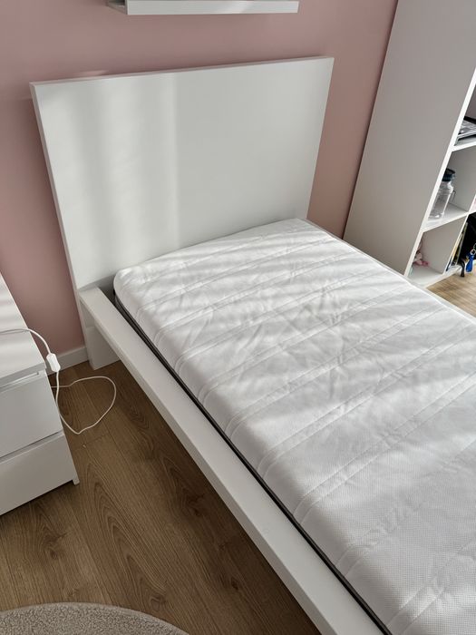 Cama 90x200 MALM com estrado + colchão IKEA