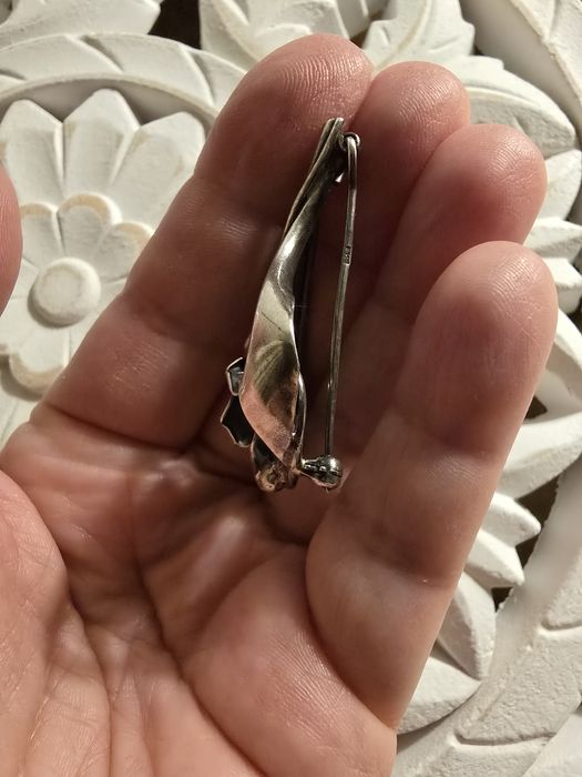 Piękna srebrna broszka róża srebro