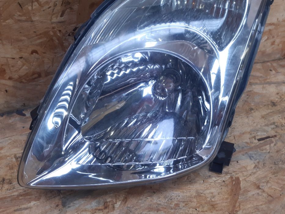 Lampa/ reflektor przedni lewy Suzuki Swift MK6