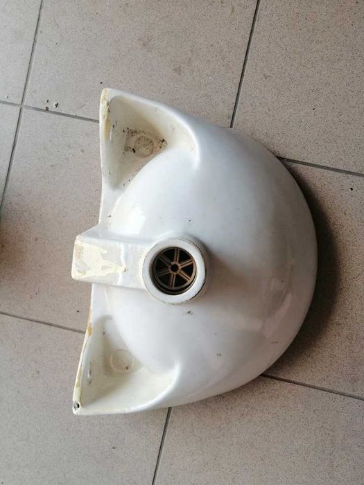 Umywalka łazienkowa porcelanowa 40x30. Możliwość dokupienia postumentu
