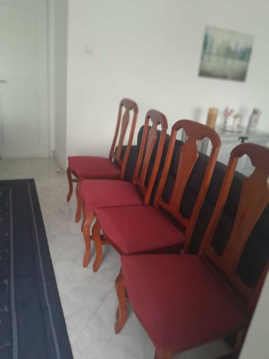 Cristaleira + Mesa de Sala + Cadeiras