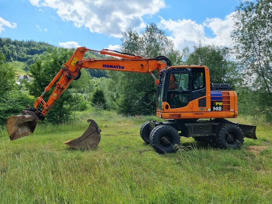 Komatsu PW148-8 Koparka Kołowa 15 Ton  Niski przebieg 6000mtg 2013r z Norwegii Jak Nowa KLIMA 3x łamane ramie  Zero luzów i wycieków Serwisowana w DEKRA BMWT Centr Smarowanie 3Łyżki