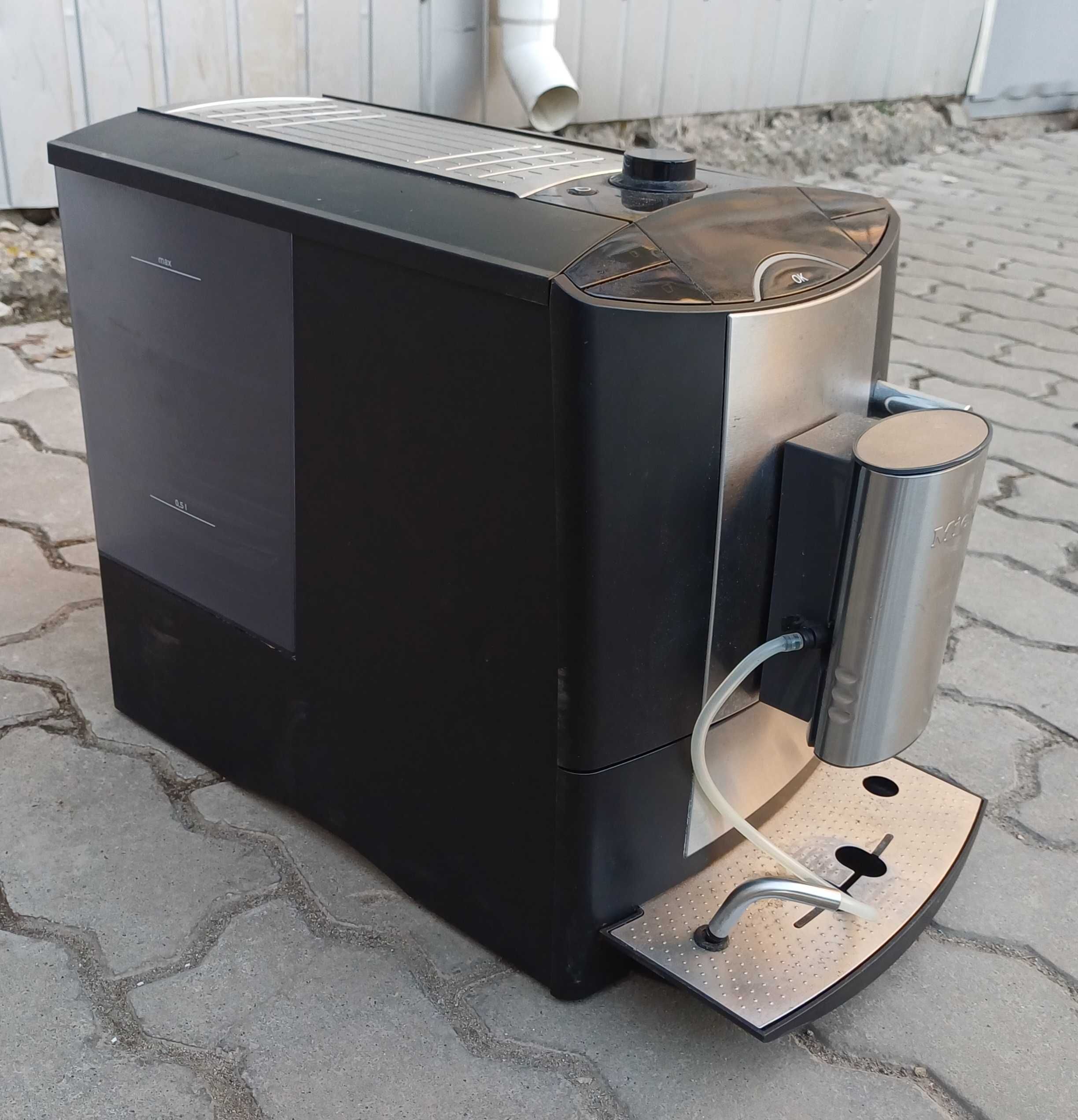 Кофеварка кофемашина Миле Miele CM 5200 черная б/у