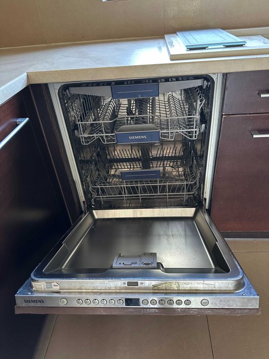 Meble kuchenne z wyposażeniem Siemens