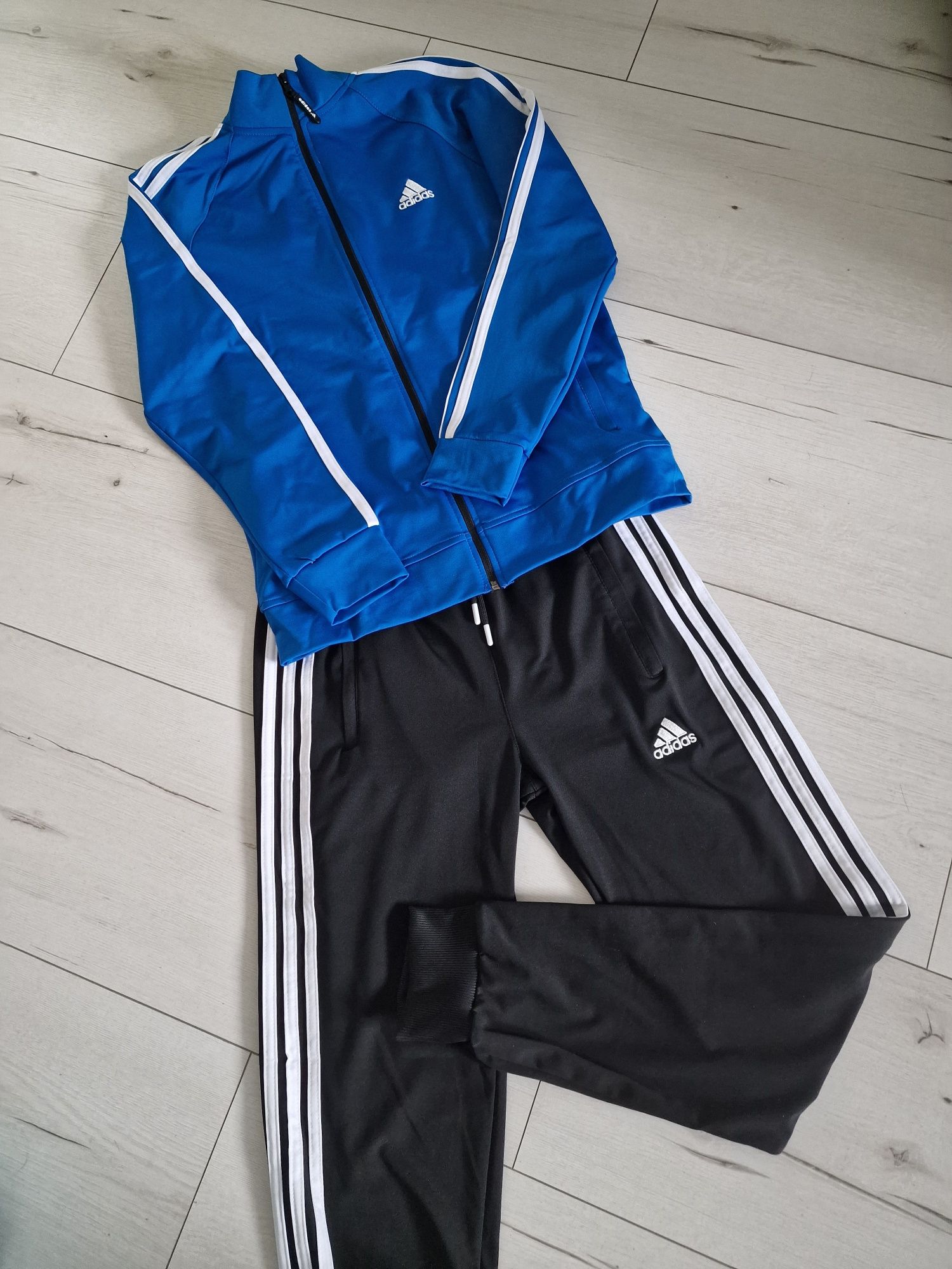 Dres dwuczęściowy adidas spodnie bluza