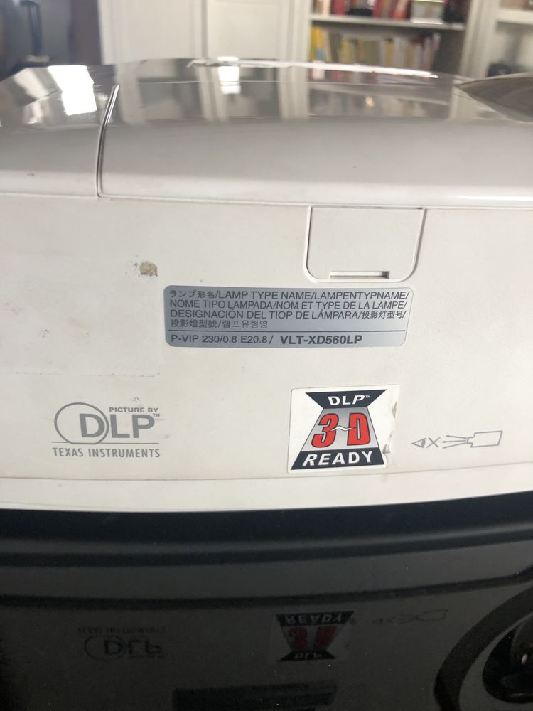 Projektor rzutnik Mitsubishi  profesional hd ready