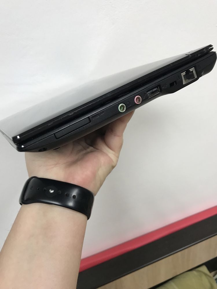 Нетбук Emachines 355