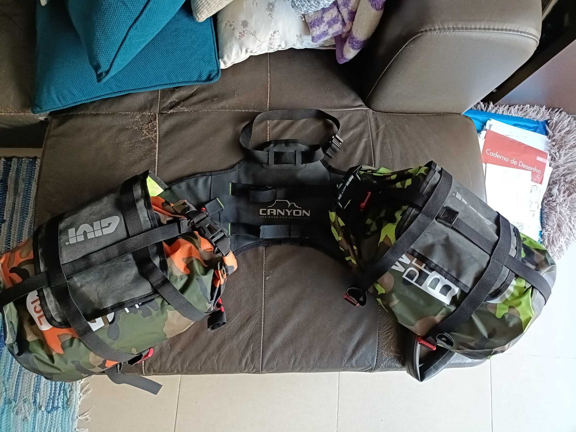 Base GRT721 Givi Canyon