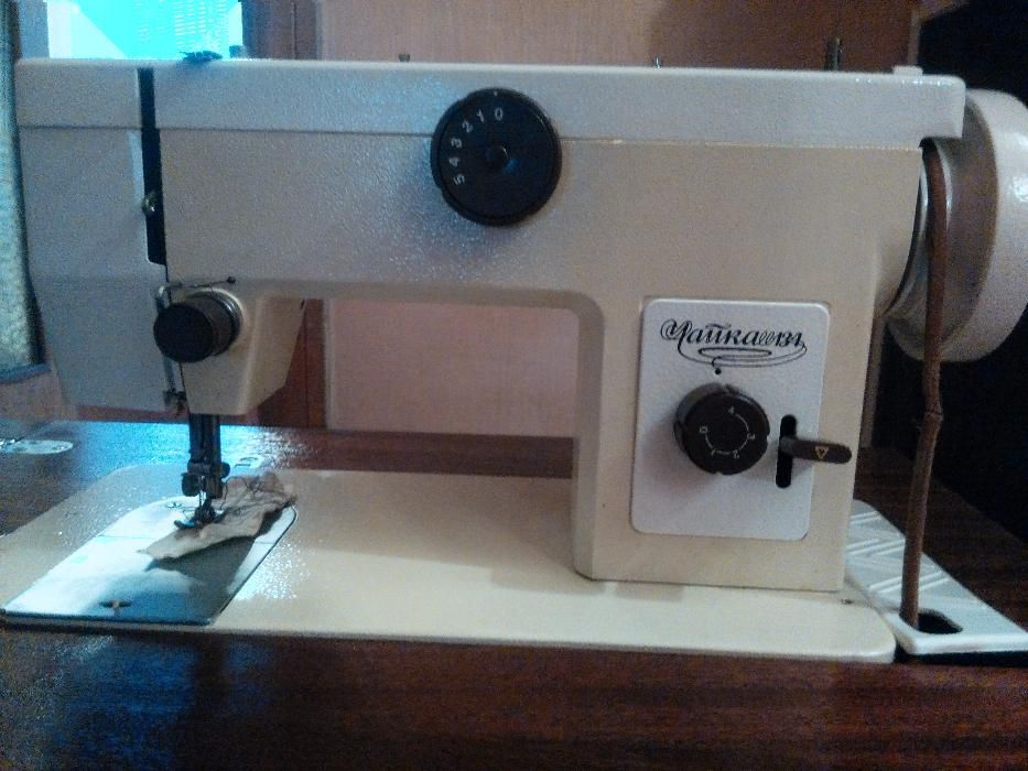 машина швейная Чайка-134
