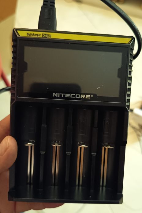 Carregador de Baterias DIGICHARGER 4 Slot/d4 EU Nitecore