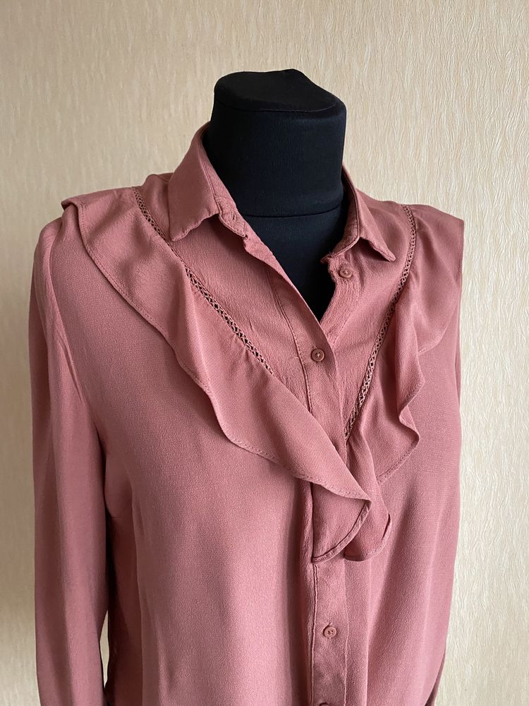 Сорочка блузка блуза з рюшем колір пудра