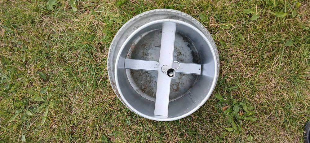 Karmnik dla kur ocynkowany