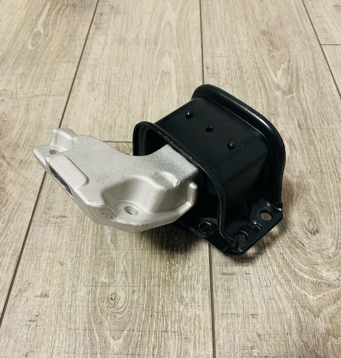 Подушка двигуна права Peugeot 307,Citroen C4 1.6/2.0 16v