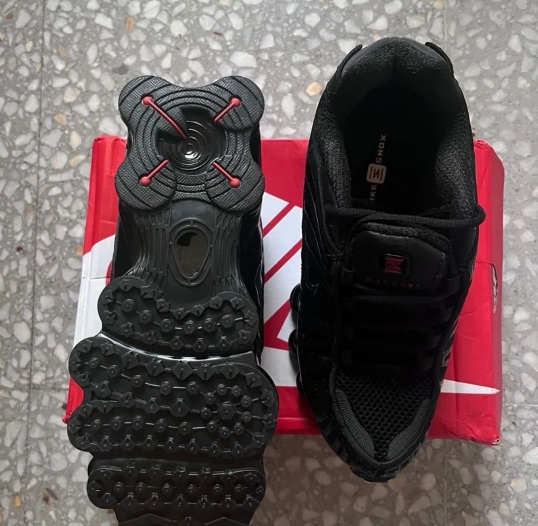 Nike Shox TL Pretas