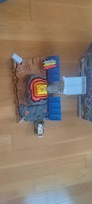 Hot Wheels Monster Trucks - pista Arena World