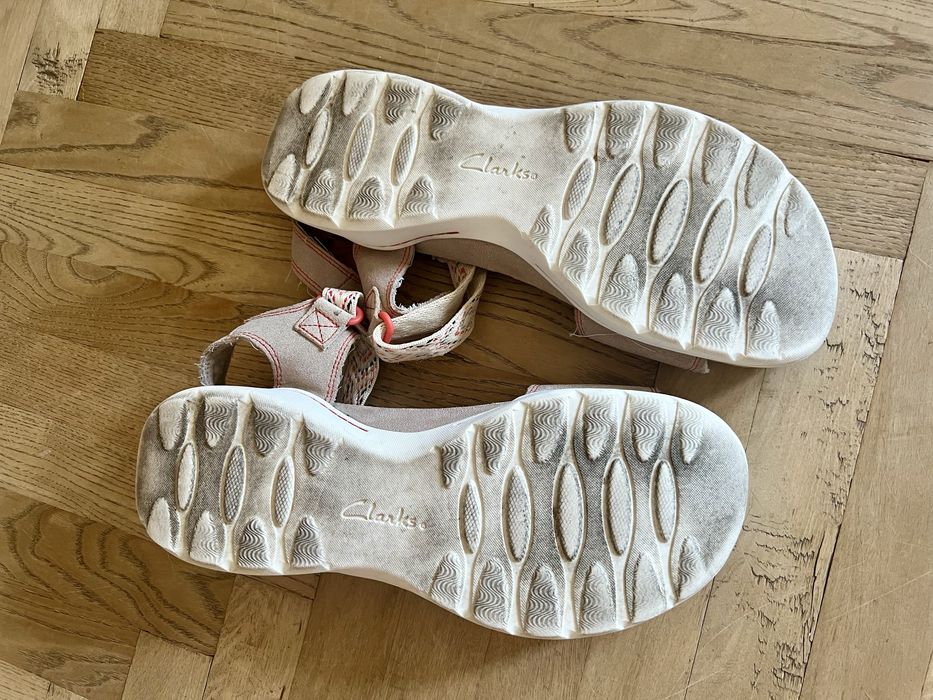 Clarks фірмові сандалі