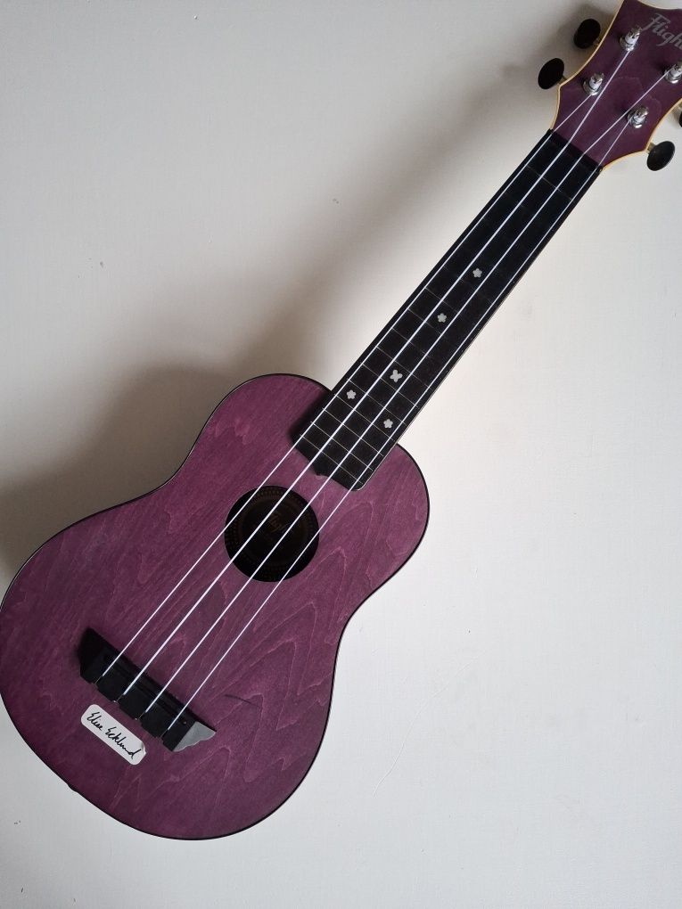 Ukulele Flight w kolorze śliwkowym, jak nowe