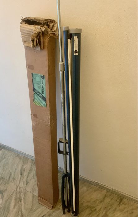 Ecrã de projecção antigo para restauro