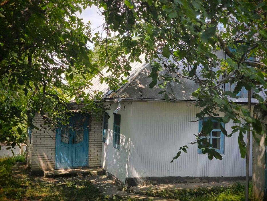 Продаємо будинок