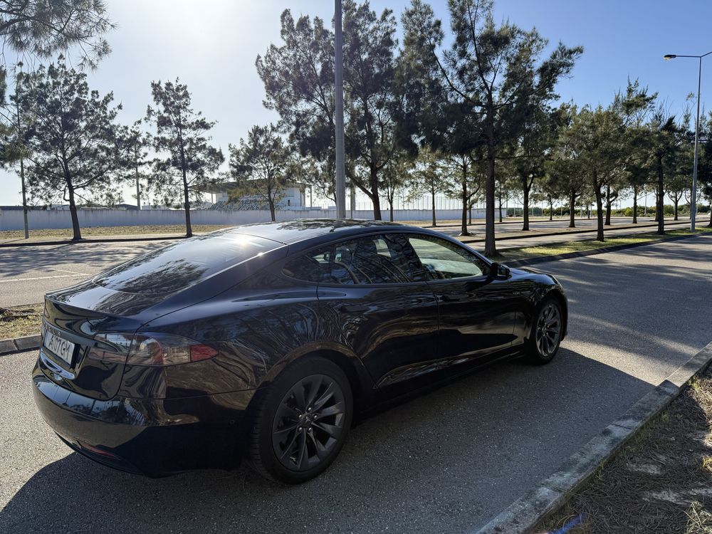 Tesla model s75 carregamentos grauitos