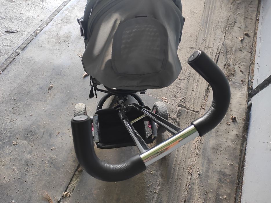 Детский велосипед с козырьком и родительской ручкой