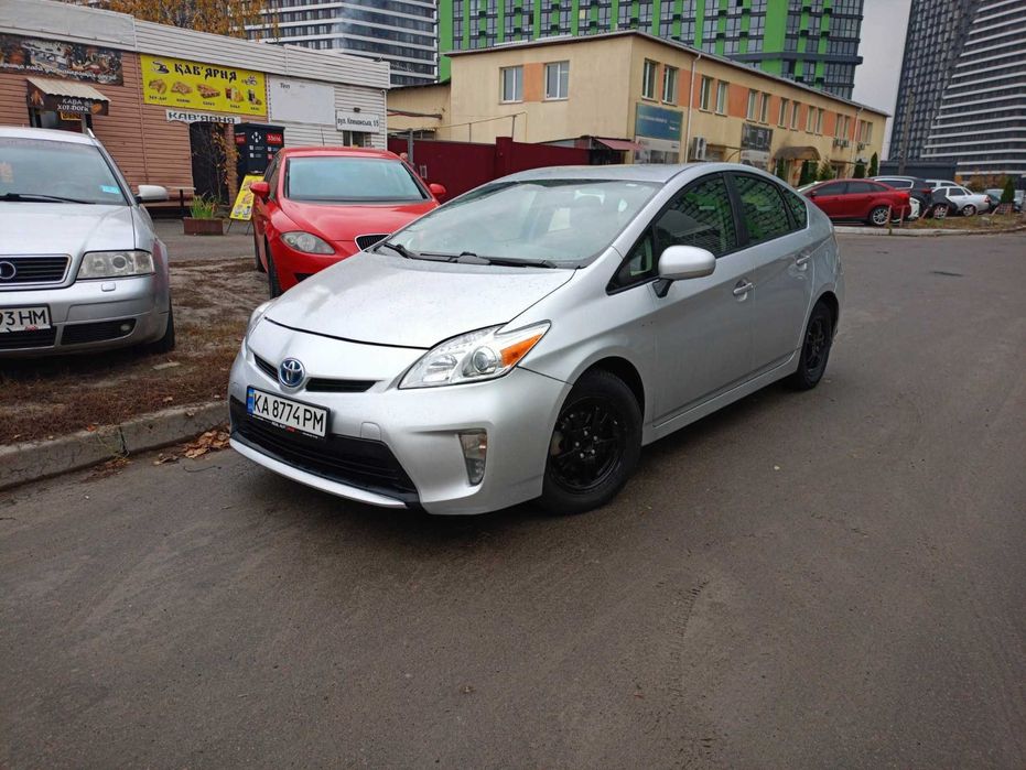 Авто під оренду таксі або власні