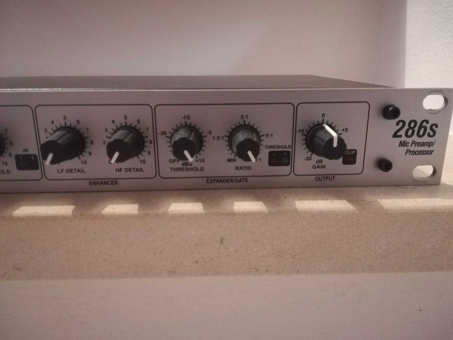 DBX 286 S - Processador de microfone e linha