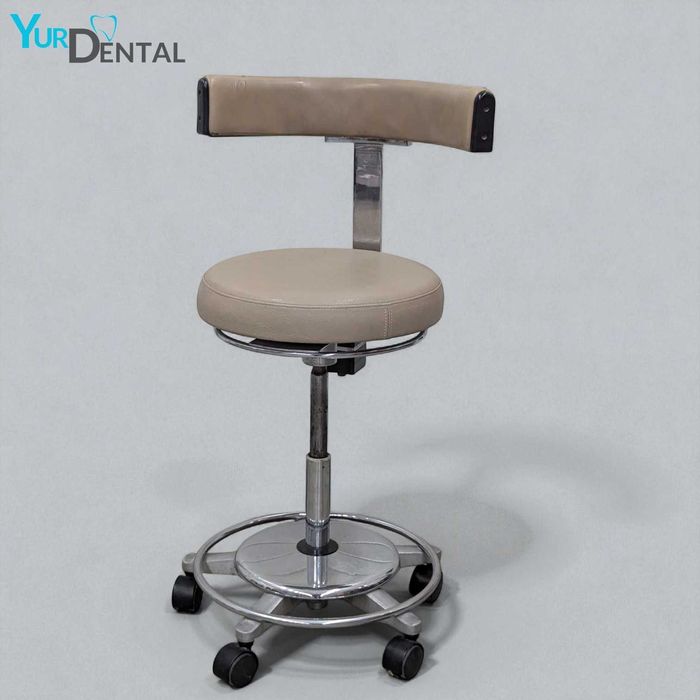 Стоматологічні стільці. Різні фото 8 штук.