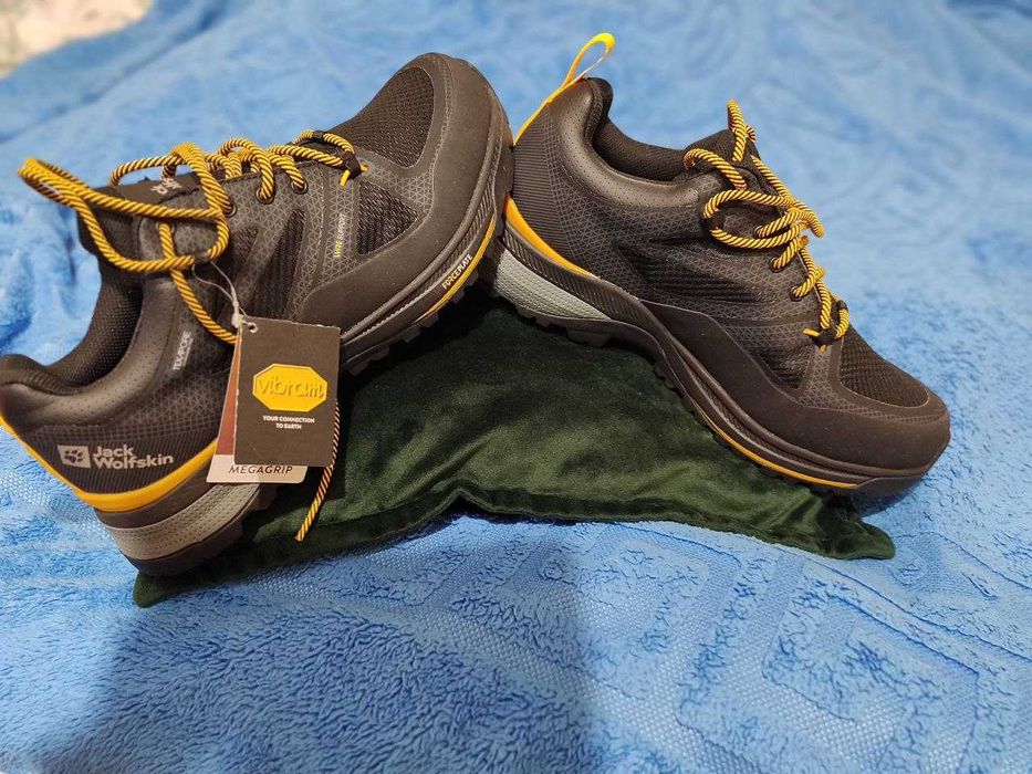 Jack Wolfskin взуття / трекінгові кросівки / ботинки