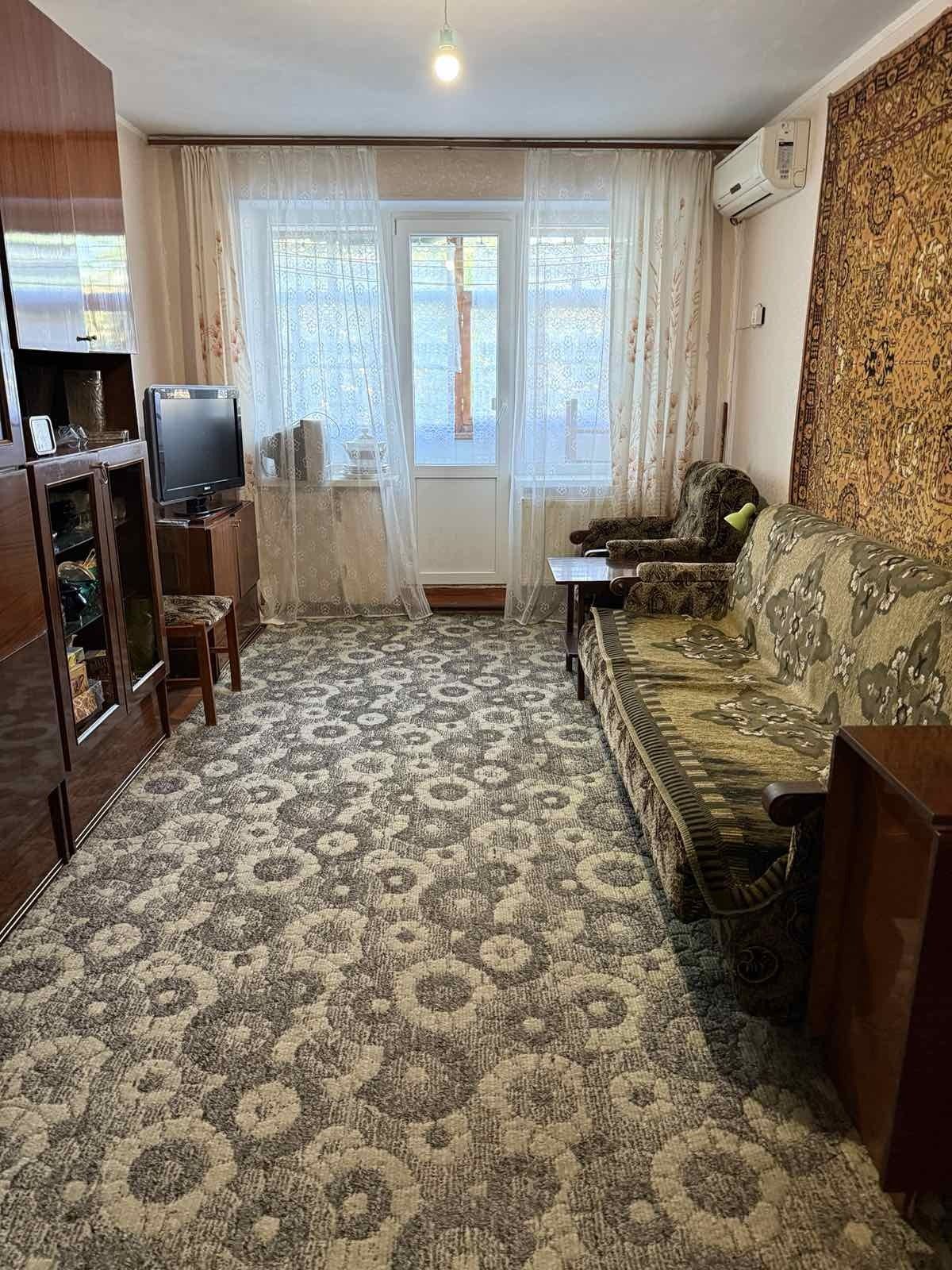 Продається 2-кімнатна квартира по вул. Соборна біля ТЦ «Плазма».