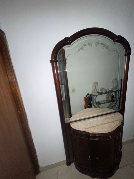 Sapateira em mogno com espelho