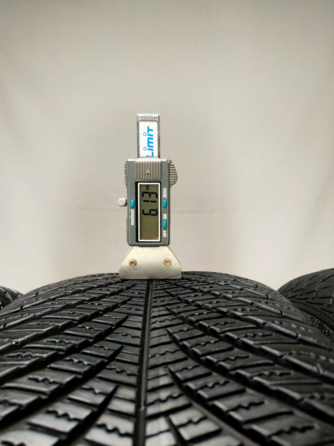 Opony 215/55R17 całoroczne 215/55/17 GOODYEAR (osobowe) OO13236