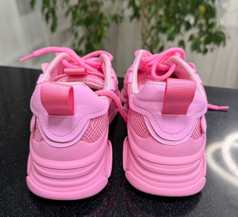 Дуже красиві і стильні кросівки Steve Madden розмір 33-34 євро